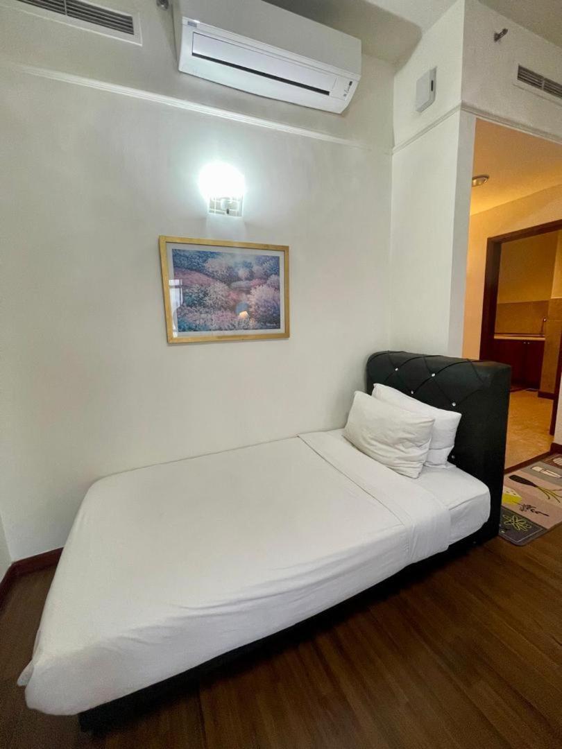 Bts Two Bedroom Apartment At Times Square *